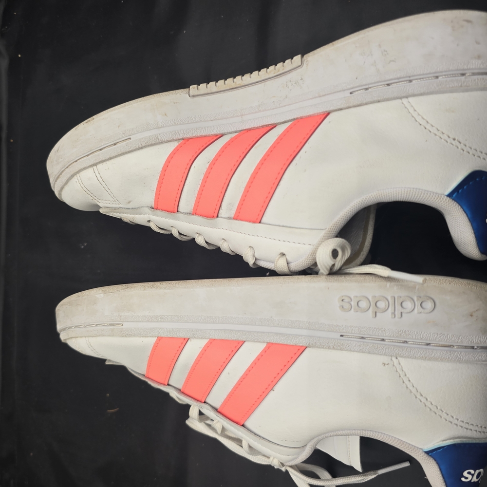 Adidas White and Red Sneakers Classic Low-Top Design